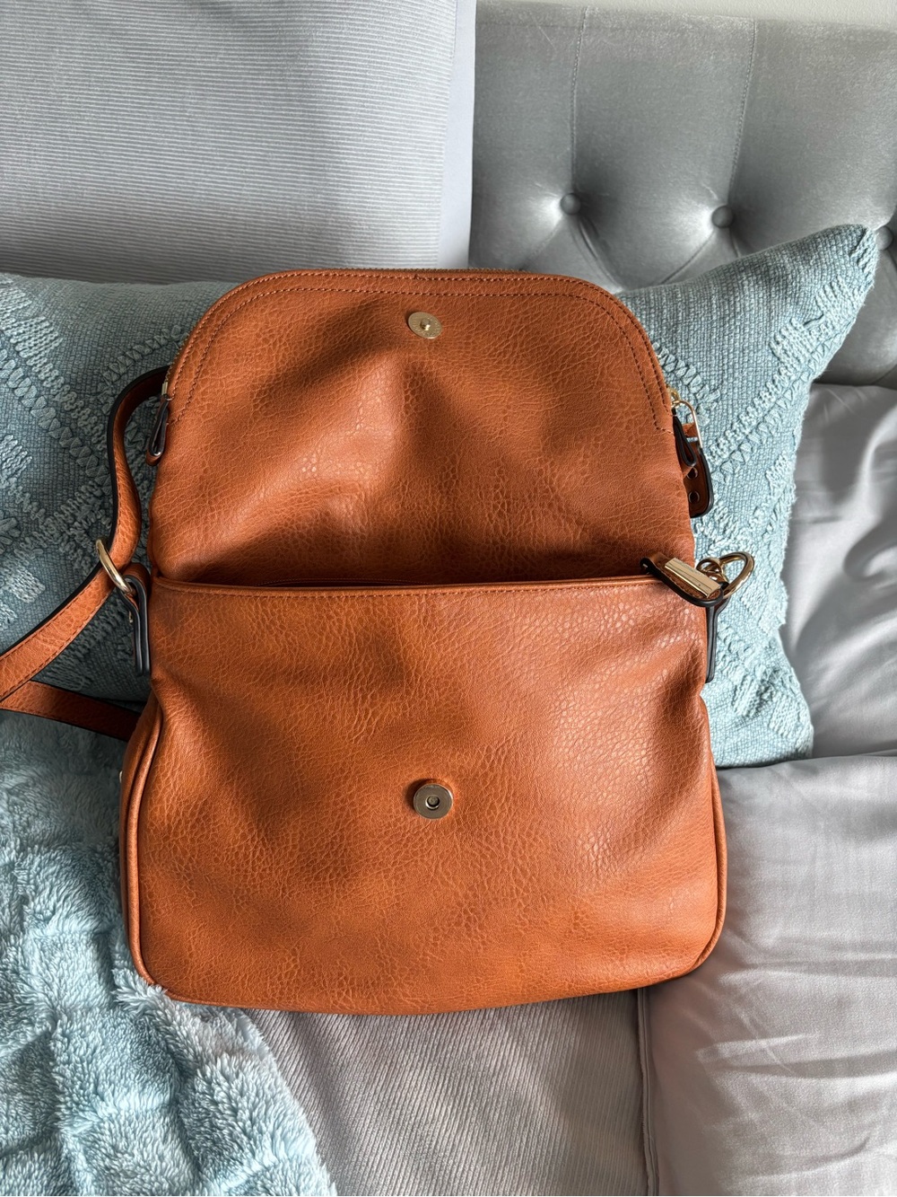 Leather Crossbody Bag in Cognac Brown - Picture 5 of 10